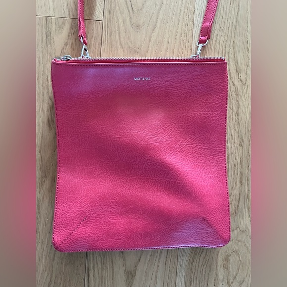 Matt & Nat cross body pink bag - Picture 2 of 4